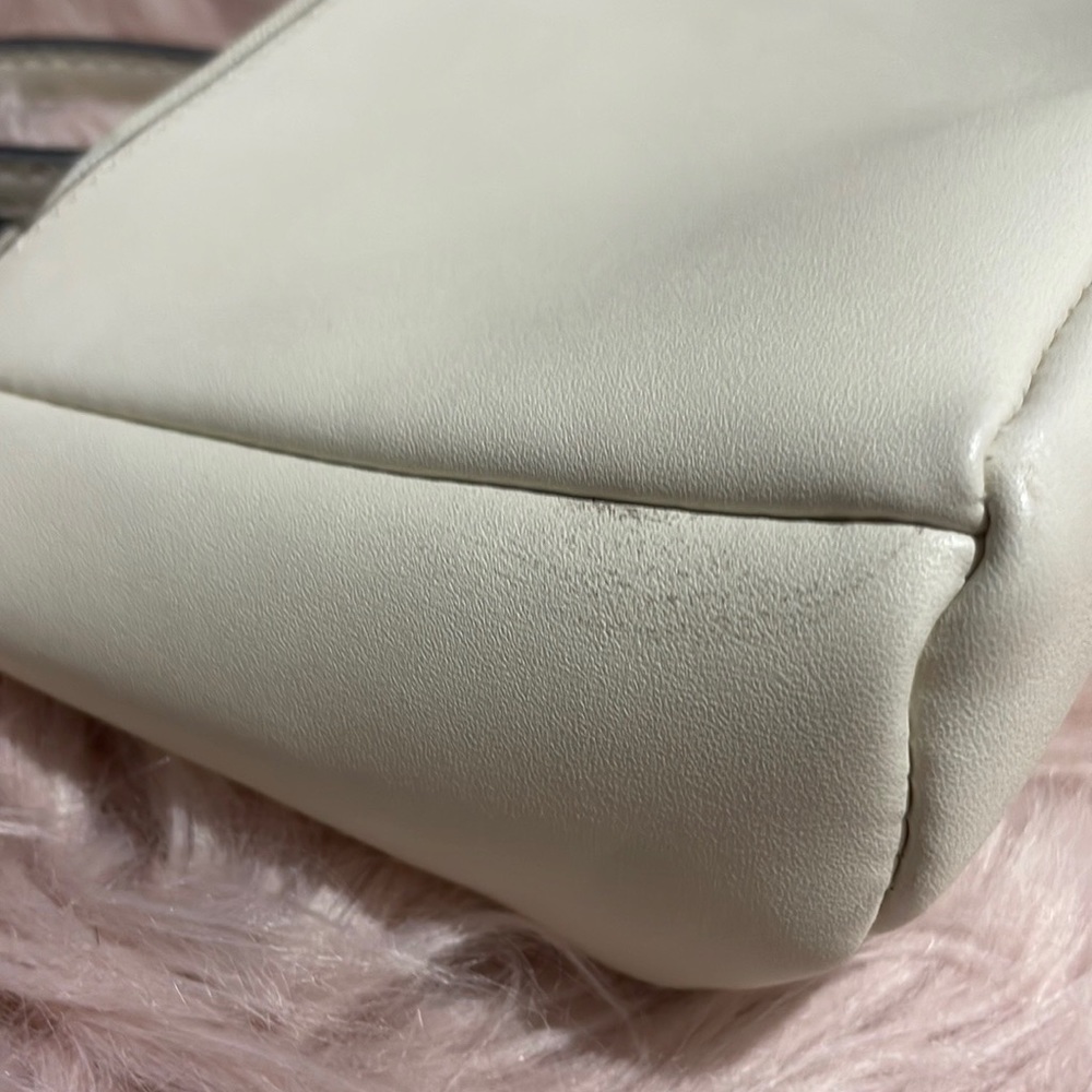 Calvin Klein wristlet - Picture 4 of 4